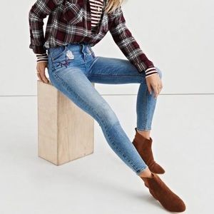 Lucky brand jeans with embroidery by pockets